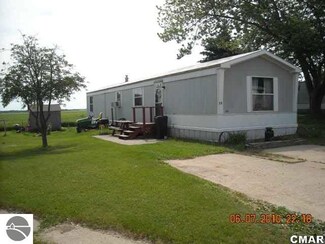 8694 S Loomis Rd, Shepherd, MI 48883
