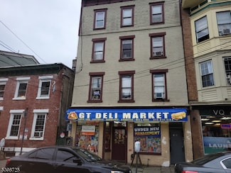 18 Van Houten St, Paterson, NJ 07505