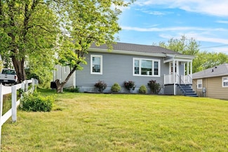 215 Fraser Ln, Staunton, VA 24401