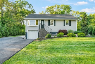 368 Convent Rd, Blauvelt, NY 10913