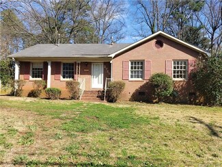 2725 Kenhill Dr, Charlotte, NC 28208