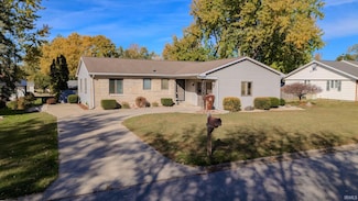 860 Cambridge Dr, Wabash, IN 46992