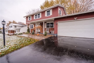 4976 Surrey Ln, Liverpool, NY 13088