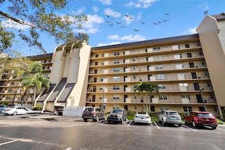 3300 W Rolling Hills Cir Unit 706, Davie, FL 33328