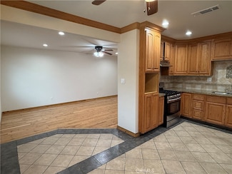 7881 Claybeck Ave, Los Angeles, CA 91352