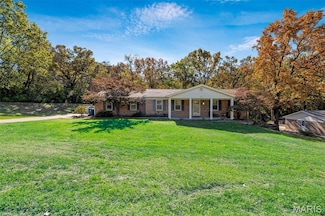 714 Camelot Estates Dr, Hillsboro, MO 63050