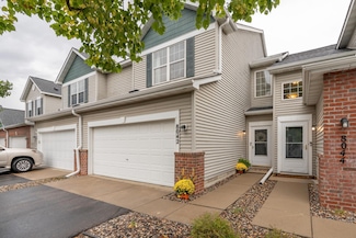 8042 Stratford Cir S, Shakopee, MN 55379