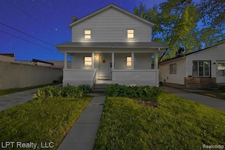 31 W Barrett Ave, Madison Heights, MI 48071