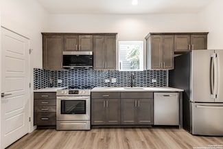 210 W Poplar St Unit 108, San Antonio, TX 78212