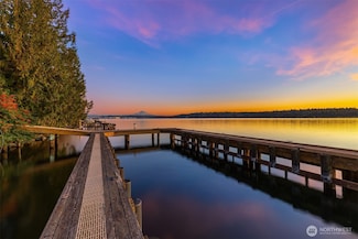 8001 W Mercer Way, Mercer Island, WA 98040