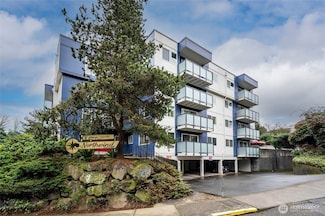 3722 27th Place W Unit 301, Seattle, WA 98199