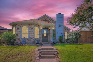 1306 Maplewood Dr, Lewisville, TX 75067