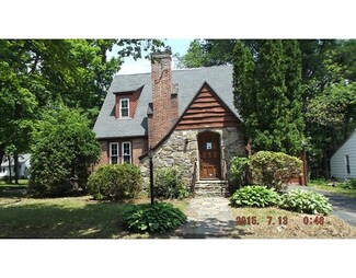 104 Vassar St, Worcester, MA 01602