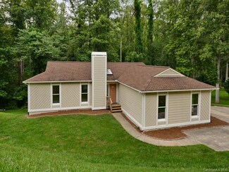 112 Averys Creek Ln, Arden, NC 28704