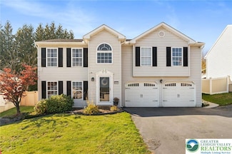 5043 Foxdale Dr, Whitehall, PA 18052