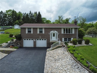 1967 Rostraver Rd, Belle Vernon, PA 15012