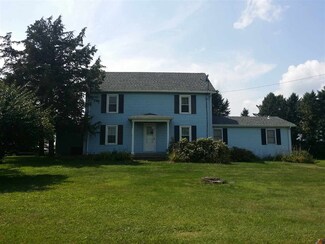 5793 W Town Line Rd, Leaf River, IL 61047