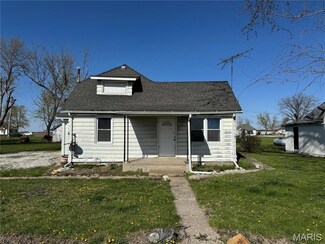 716 Kimball St, Edina, MO 63537