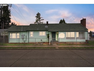630 E Harrison Ave, Cottage Grove, OR 97424