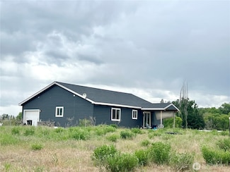38 Miller Rd, Omak, WA 98841