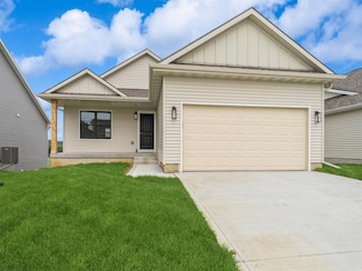 201 S Valley View Dr, Norwalk, IA 50211