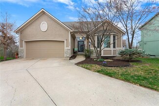 7869 W 152nd St, Overland Park, KS 66223