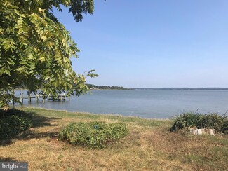 12556 Neale Sound Dr, Cobb Island, MD 20625
