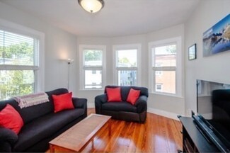 6 Kenney St Unit 3, Jamaica Plain, MA 02130