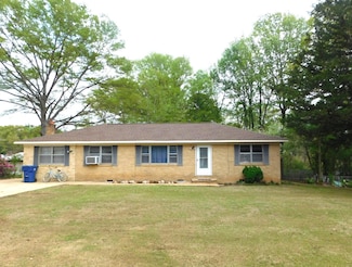 403 Mimosa St, Fulton, MS 38843