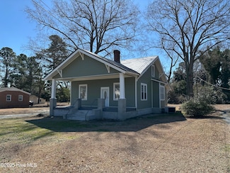 325 E Covington St, Laurinburg, NC 28352