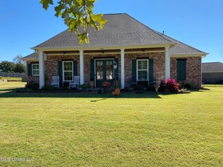 4935 Pleasant Breeze Dr, Olive Branch, MS 38654