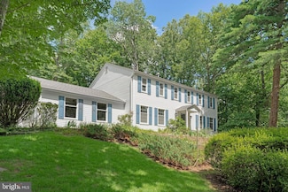 2305 Acton Dr, Reston, VA 20191