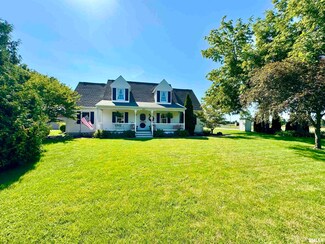 809 NW 3rd Ave, Aledo, IL 61231