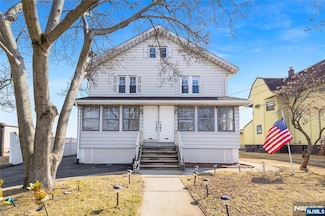 418 Stuyvesant Ave, Lyndhurst, NJ 07071