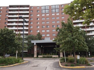 21 Kristin Dr Unit 113, Schaumburg, IL 60195