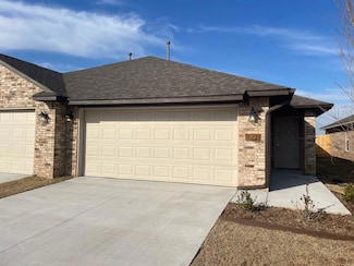 627 Marlin Ct, Chickasha, OK 73018