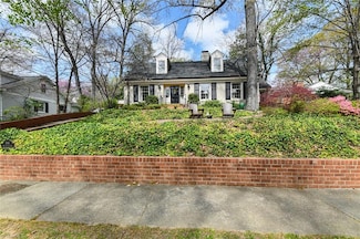 704 Nottingham Rd, Greensboro, NC 27408