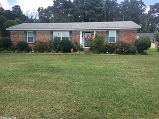 9008 W Markham St, Little Rock, AR 72205