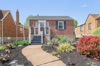 336 Tacoma Dr, Saint Louis, MO 63125