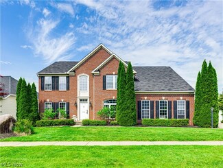 302 Alexander Ct, Copley, OH 44321