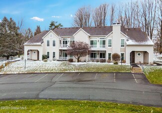 123 Diamond Rock Cir, Troy, NY 12182