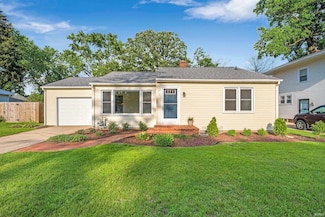 128 Manor Ave, Elkhart, IN 46516