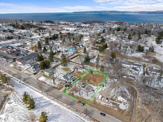 516 W Sheridan St, Petoskey, MI 49770