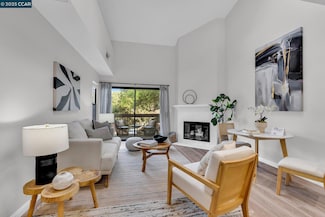 225 N Villa Way, Walnut Creek, CA 94595