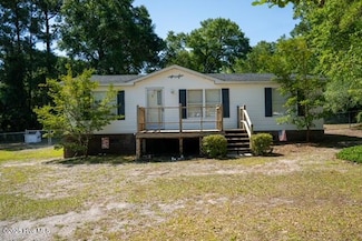 103 Ocean Spray Dr, Swansboro, NC 28584