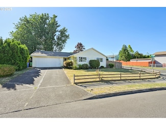 820 NE Cochran Ave, Gresham, OR 97030