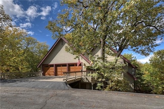 28220 Bern Ln, Lake Arrowhead, CA 92352