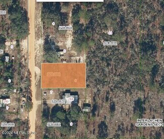 220 Violet Ave, Interlachen, FL 32148