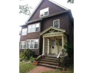 106 Burncoat St, Worcester, MA 01605