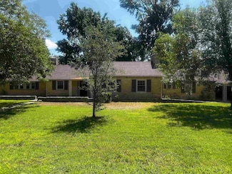 1212 N A St, Arkansas City, KS 67005